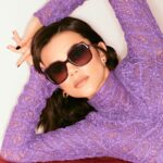 Manu Gavassi Instagram – Eu em vários moods e @vogueeyewear serve em todos eles! ✨Se quiser conhecer mais modelos é só correr no link que deixei nos stories e garantir o seu porque está imperdível 😎 #VogueEyewear #publi