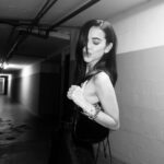 Manu Gavassi Instagram – Dia de pré-estreia de “Não Tem Volta” nos cinemas de todo Brasil a partir de amanhã! Teve vestido bonito, par romântico talentosíssimo, amiga amada de acompanhante e risadas merecidas nas sessões 🤍 Muito obrigada @stardistributionbr e @conspiracaofilmes por me convidarem pra co-estrelar essa loucura!