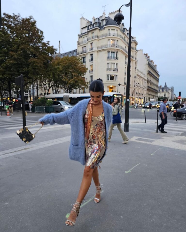 Manu Gavassi Instagram - 48 horas em Paris 🖤 Paris, France