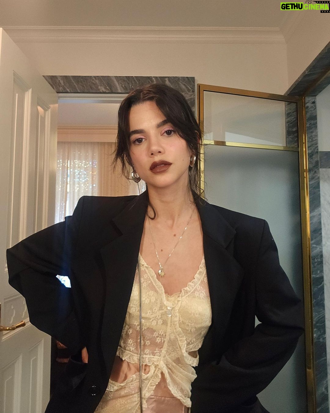 Manu Gavassi Instagram - Nesse dia me maquiei e me amei. 💕