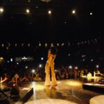 Manu Gavassi Instagram - E o show de sexta em SP que foi um verdadeiro SONHO? 🫠❤️ (Vocês me emocionam verdadeiramente quando cantam nesse volume!!!!) São Paulo, Brazil