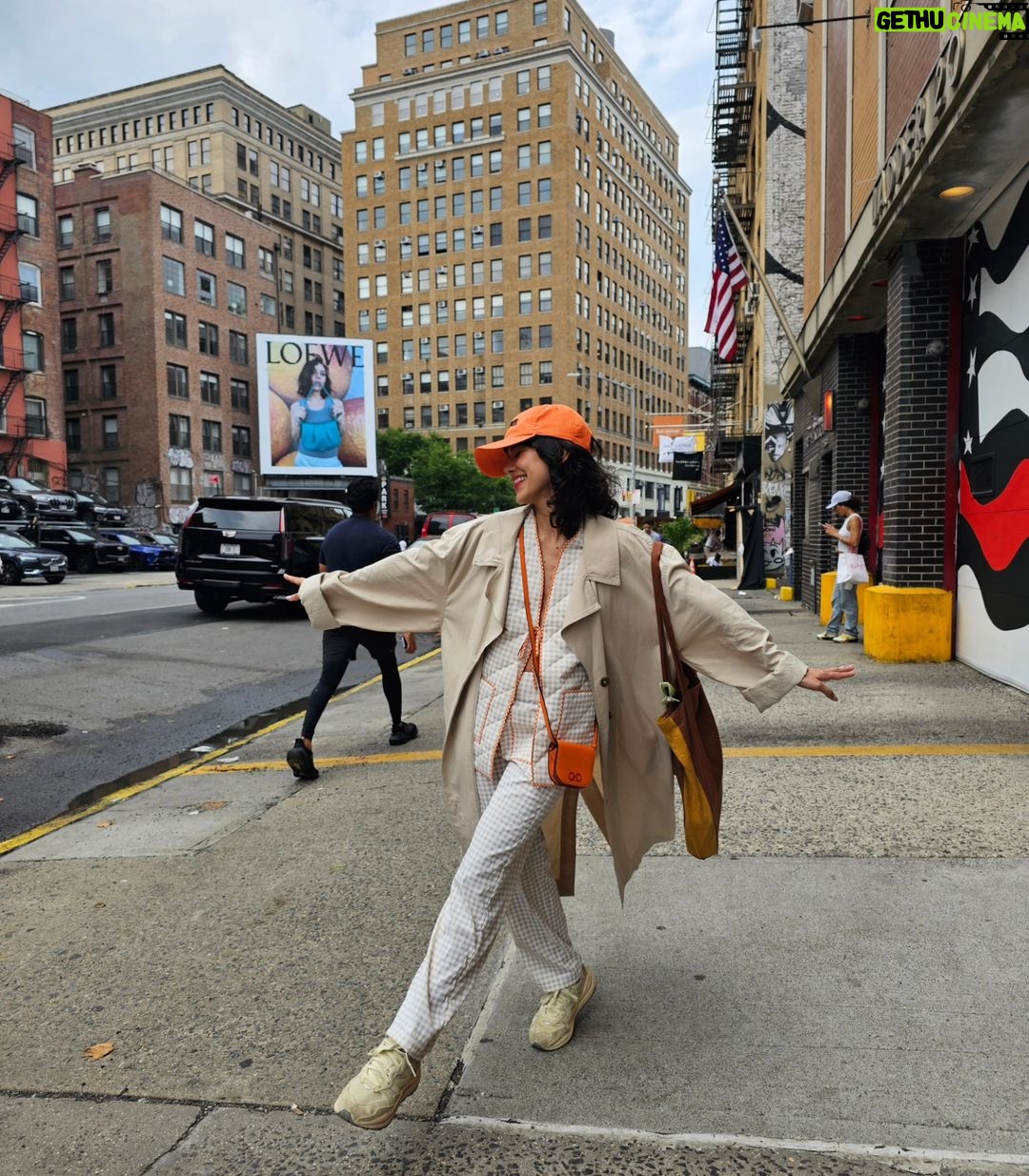 Manu Gavassi Instagram - Moraria aqui de booooaaa. Manhattan, New York