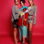 Manu Gavassi Instagram – Que maravilhoso conversar com essas duas amigas queridas que não vejo há tempos e atualizá-las das dores and delícias dos últimos três anos! O fato de termos câmeras e microfone é apenas um detalhe… 😉 @gioewbank @fepaesleme amo vocês e amei finalmente poder fazer o @gioh_oficial ❤️