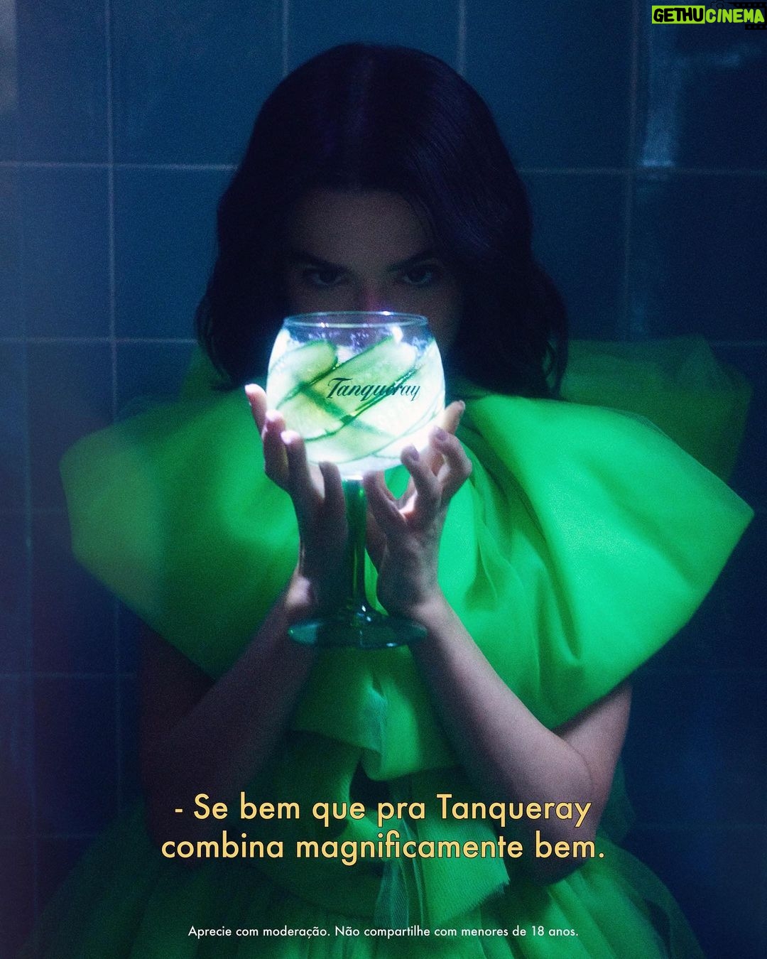 Manu Gavassi Instagram - O que fazer em 24h livres? Trabalhar minha vida social? Pizza e Gin? Tô muito bem vestida? 😉 (Parte 2) @tanqueraybr #VivaomagnÃfico Aprecie com moderação. Não compartilhe com menores de 18 anos.