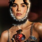 Manu Gavassi Instagram – A nova fragrância Olympéa Flora de @pacorabanne veio pra celebrar as mulheres de personalidade e confiantes que existe em cada uma de nós. E pra você, o que te faz se sentir uma deusa? 🌷 #IamOlympea #PacoRabanneParfums