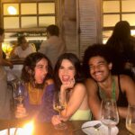 Manu Gavassi Instagram - É aceitável post de aniversário atrasado? Fiz 31 anos faz mais de um mês! E confesso que esqueci que tinha essas fotos aqui desse dia improvisado e delicioso ❤️ pessoas amadas que me ligaram perguntando “Vai fazer o que hoje?!” E aí fizemos. Amo vocês e amei esse dia.