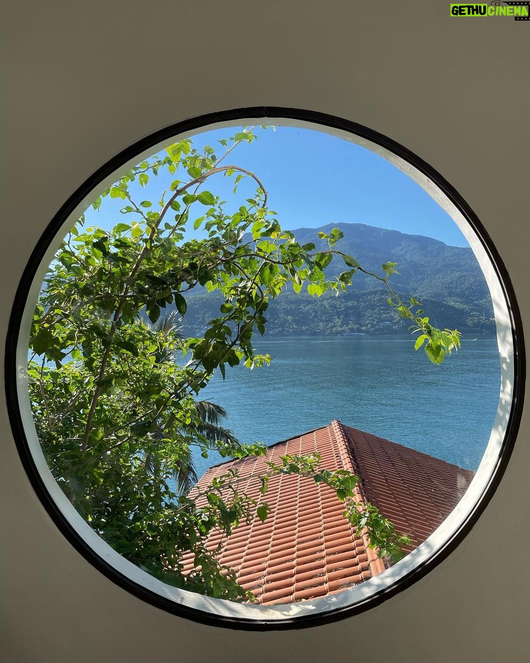 Manu Gavassi Instagram - Obrigada @miradourohotel por um dia de gravação e um dia de irmãs que curtem o verão e discutem o tempo de vida das cigarras que aliás vivem 17 anos. ☀️