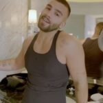 Manuel Turizo Instagram - Manuel Turizo nos confiesa cómo se mantiene en forma mientras viaja, qué es eso colombiano que todos deberíamos probar y qué hacer para mantener la salud mental en estos tiempos 😎 📹 @jaiderrios