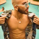 Manuel Turizo Instagram - Con las @hawkersco de Turizo siempre 🕶