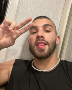 Manuel Turizo Instagram - Esta semana salimos en tres temas nuevos pa que deleites tus oídos esta tarde de Domingo y hoy es la última noche de el tour en El Paso Texas mi gente ya los veoo👌🏽