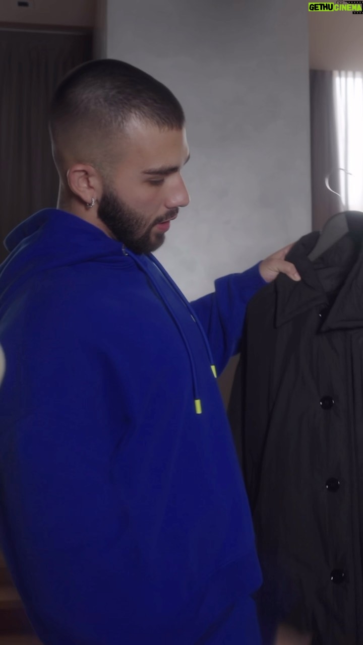 Manuel Turizo Instagram - Acompaña a #ManuelTurizo mientras se prepara para la semana de la moda en Milán. El cantante colombiano comparte sus secretos de belleza y con los que logra un look ideal para robar miradas. Descubre el video completo en nuestro link en bio.
