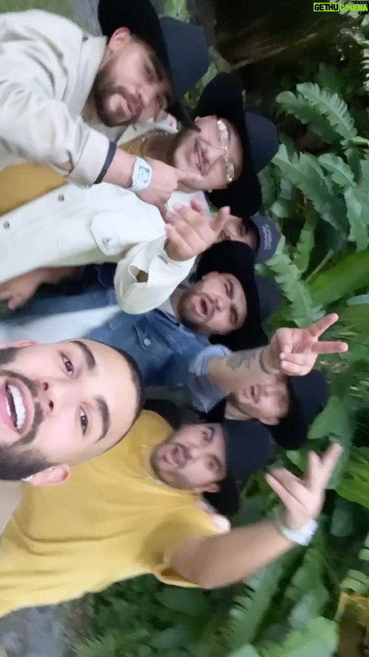 Manuel Turizo Instagram - Bueno familia ya pueden darle pre save en el link de nuestro perfil y compártelo con tu gente pa’ que también lo haga 🙏🏽👌🏽 DE LUNES A LUNES este Jueves por fin…