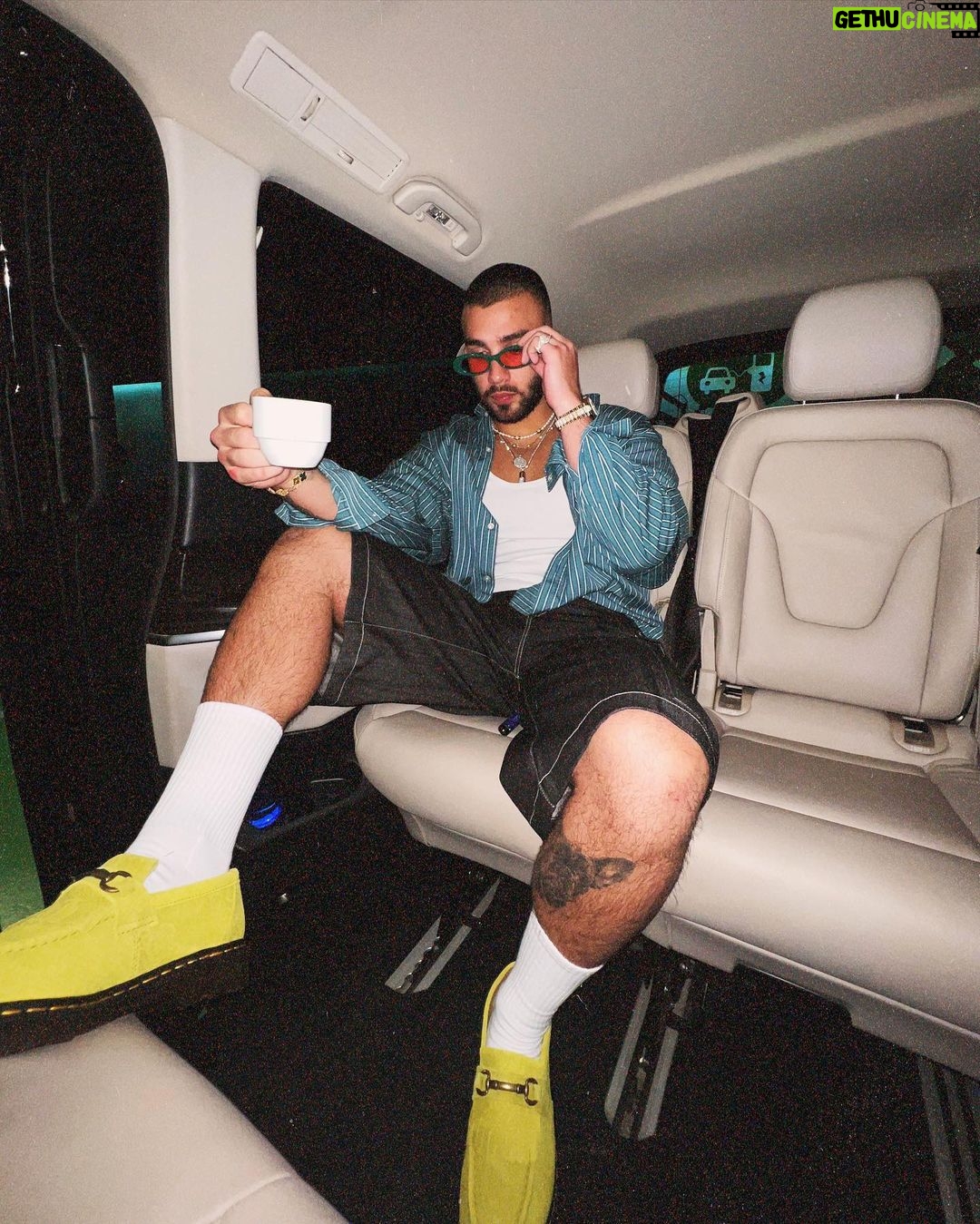 Manuel Turizo Instagram - 2 días en Madrid pa recoger un encarguito antes de seguir la gira ☕️