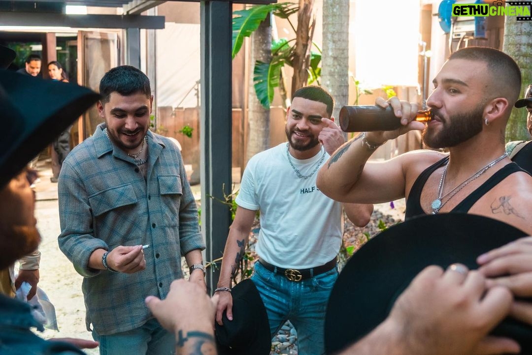 Manuel Turizo Instagram - Terapia grupal pa el despecho