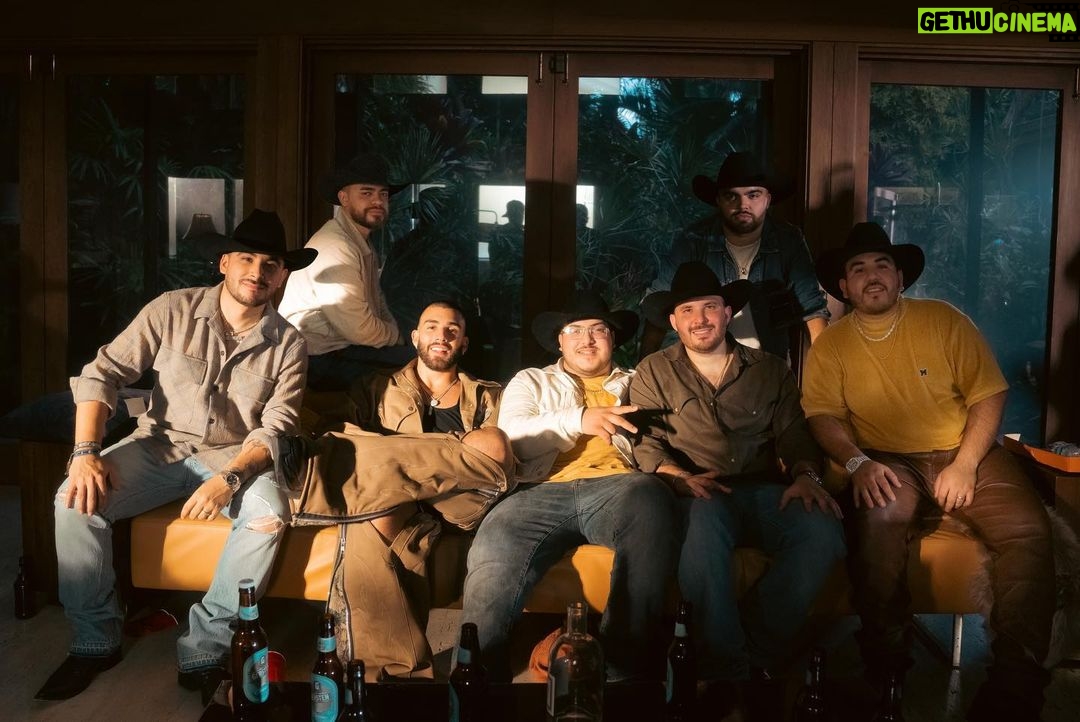 Manuel Turizo Instagram - Terapia grupal pa el despecho