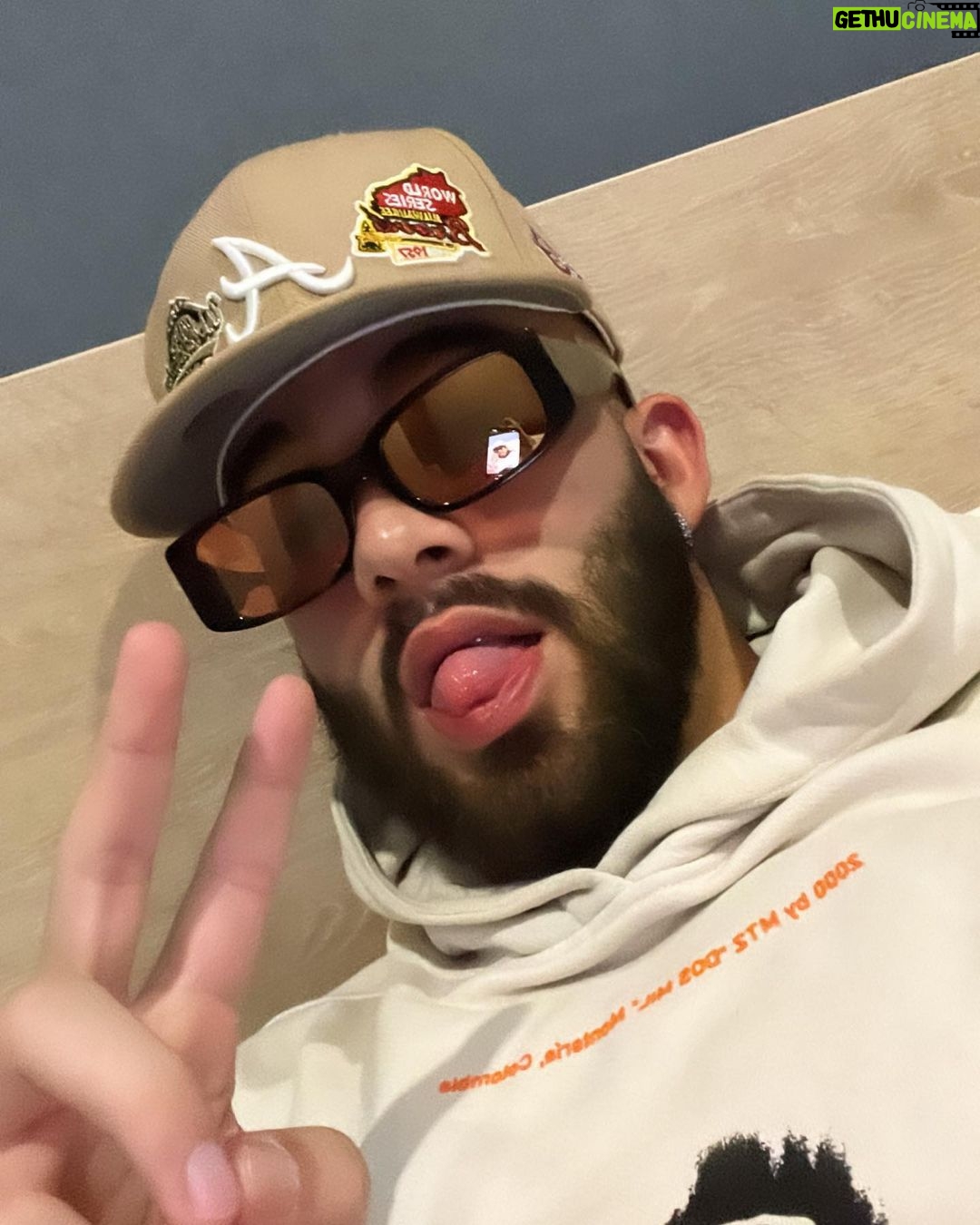 Manuel Turizo Instagram - Cuánto falta pa que sea Jueves?
