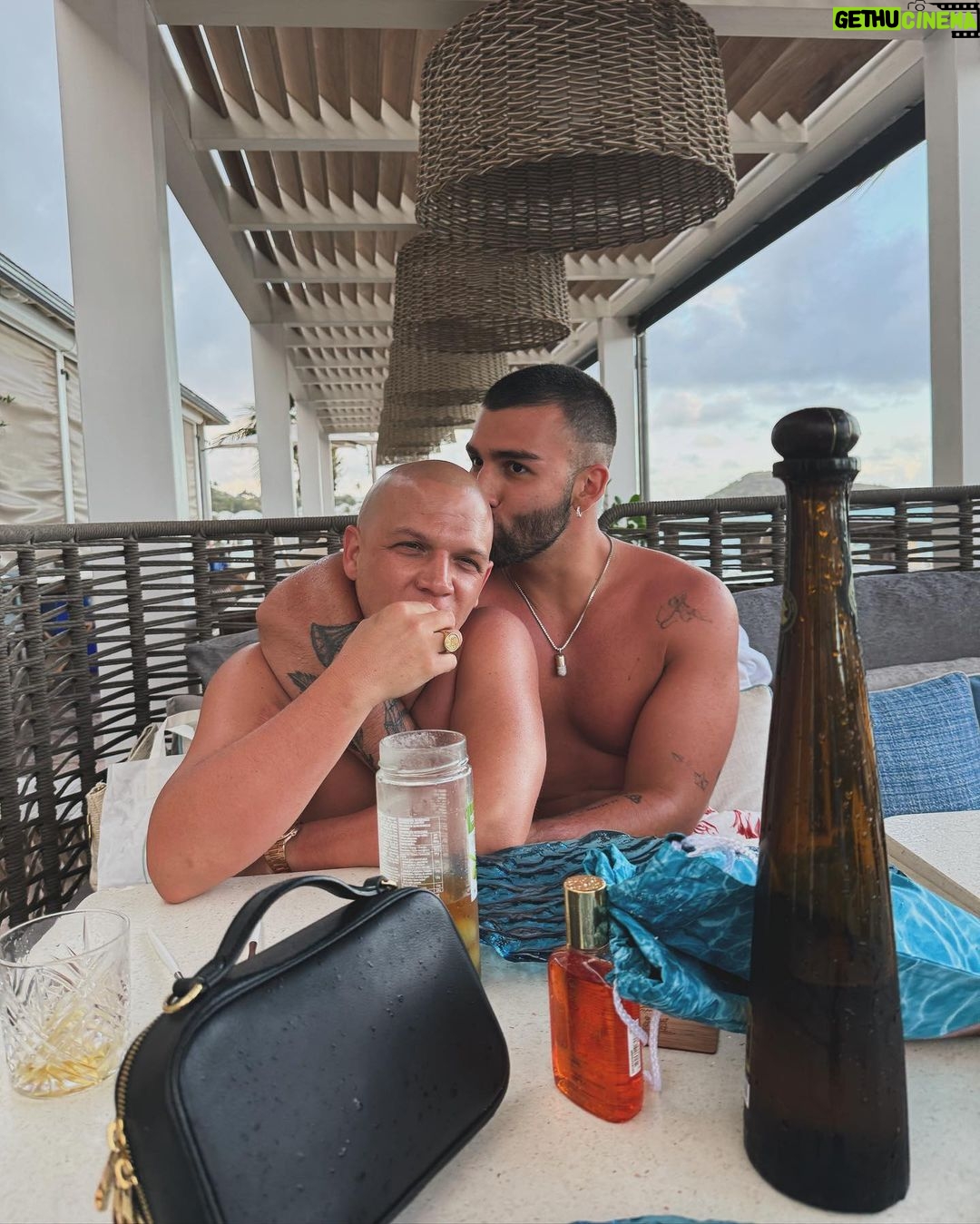 Manuel Turizo Instagram - Disfrutándola antes de que se acabe Mamasota