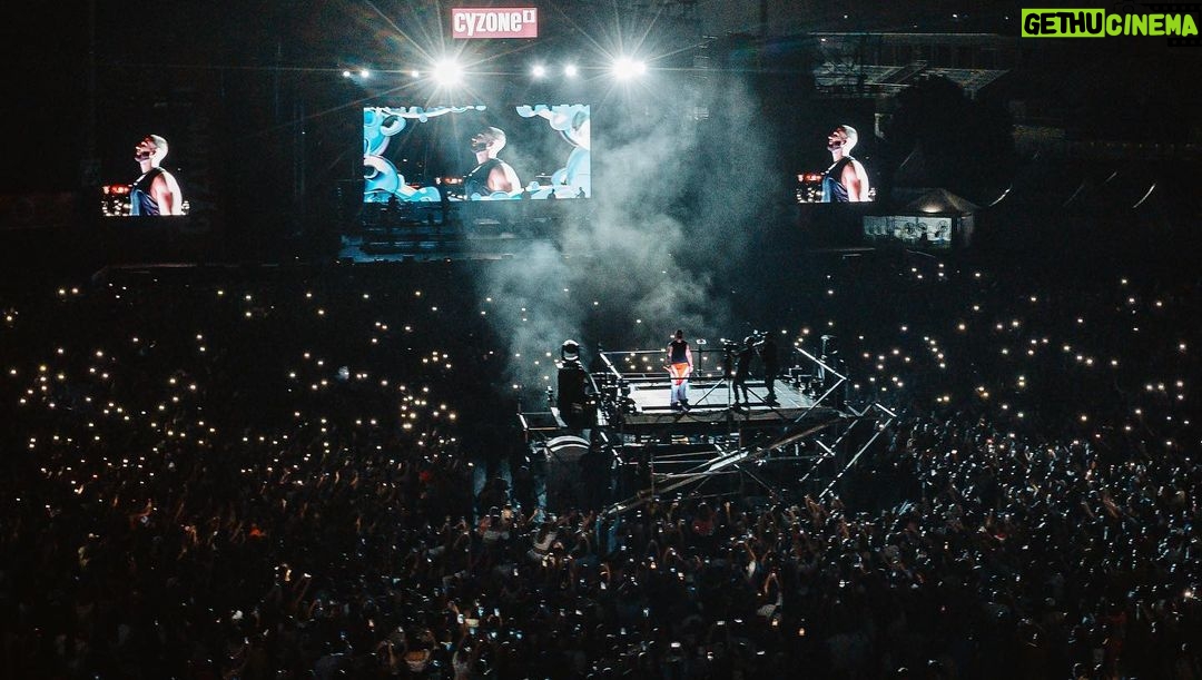 Manuel Turizo Instagram - Este año fue 2000 tour y el 24 es 201. En Enero empieza la nueva temporada y nueva musica ⌛️ #manuelturizoftcyzone