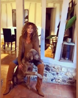 Manuela Lopez Instagram - Douce soirée ... 💋
