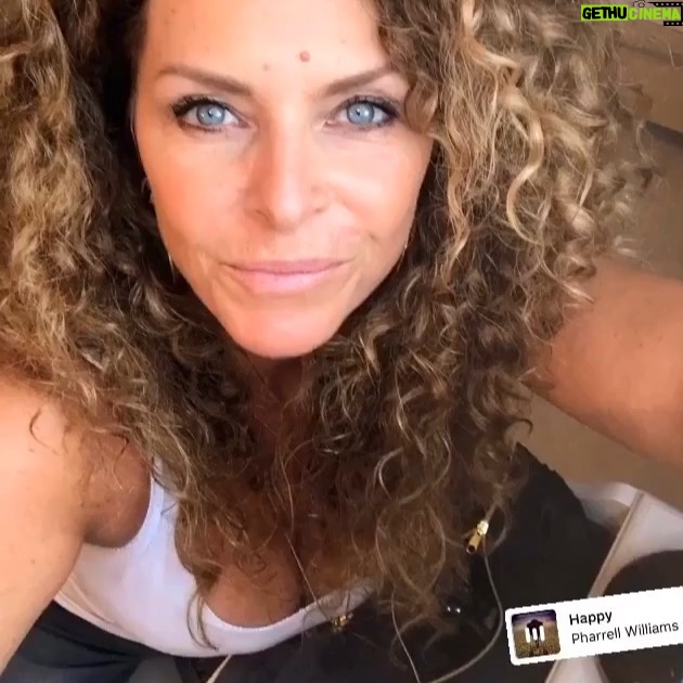 Manuela Lopez - 1.6K Likes - Ça y est !! C’est la rentrée cette semaine pour nous ! 🎬🎬🎬LMA, surtout soyez prudents 😷#content #job ##kiff #vie #profiterdelavie #happy