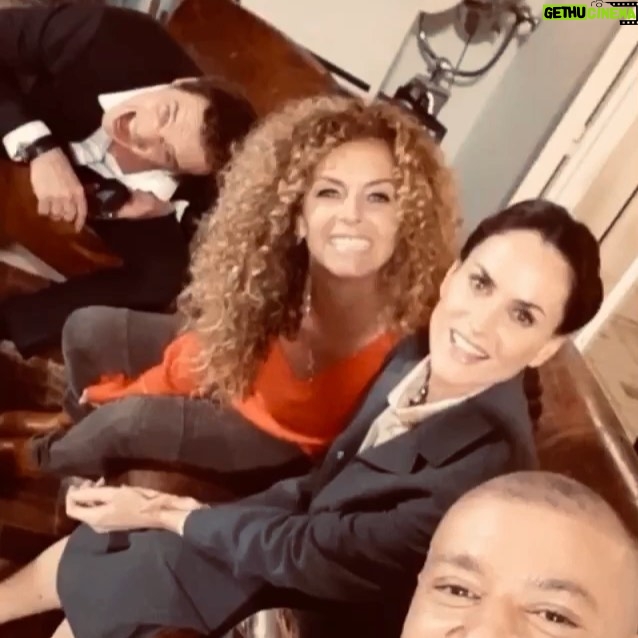Manuela Lopez - 1.1K Likes - À très vite !!! 😁😎🌞🎬🎬🎬#tournage #friendship