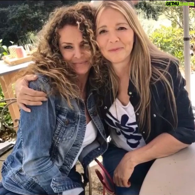 Manuela Lopez - 3K Likes - Il y a 29 ans commençait l’aventure .. . Merci Jean Luc Azoulay 🥰.. On vous embrasse fort . . Bon week end 🥰💋#jobdereve #amitié #chance #onkiffe #heleneetlesgarcons #lemiracledelamour #lesvacancesdelamour #lesmysteresdelamour @jeanlucazoulay @tf1 @tmclachaine #tf1 #tmc