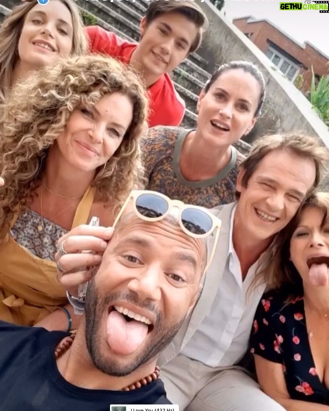 Manuela Lopez Instagram - #tournage #lmdla #family 🎬🎬