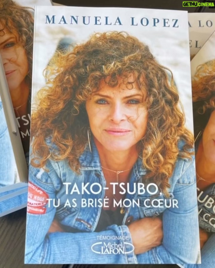 Manuela Lopez - 1.7K Likes - Jour J -1 !!! Mon livre est Disponible demain !!!😁😅 Le trac !! Hâte de connaître votre ressenti !! Merci à @editionsmichellafon Mr Lafon et toute l’équipe ; Margaux, Maïté, Sylvie et Bessora . Merci d’avoir accepté tous mes mots et métaphores qui n’appartiennent qu’à moi ... Ça y est on y est ...😱😅.. TAKO TSUBO TU AS BRISÉ MON CŒUR sort demain. Un travail de trois années passées à peaufiner mes mots pour vous raconter tout ce que je n’ai jamais dis.. À partager mes croisées de chemins.. La maladie aussi , oui mais la vie, la vraie .. Merci à vous qui êtes là 💋🙏 et merci à ceux qui ont croisé mon chemin et se reconnaîtront dans ce livre 💝