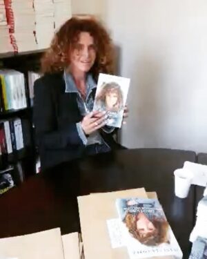 Manuela Lopez Instagram - Ça y est !!! ..... enfin ... pour vous ... Tellement heureuse de pouvoir partager ce moment .. Ce bout de vie et d’expériences fortes qui font de nous ce que l’on est  aujourd’hui.. Merci à tous et j’espère qu’il vous fera du bien .. « TAKO-TSUBO TU AS BRISÉ MON CŒUR »  Sortie ce jeudi 3 juin 2021.. #partage #livre Merci @editionsmichellafon pour la confiance, le partage et la bienveillance et nos rires et sourires🙏🙏 Merci Margaux ❤️Merci Maïté 🙏Merci Sylvie 🙏Merci Monsieur Michel Lafon🙏de m’avoir donné cette jolie chance 🙏 et merci à mes amis et les jolies rencontres qui se reconnaîtront 😘🙏🥰