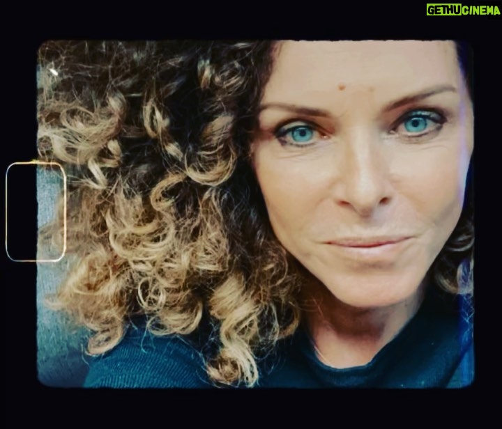 Manuela Lopez - 2.4K Likes - Coucou tout le monde , je voulais vous remercier pour tout vos messages de soutien 🙏🙏ça me touche beaucoup 😘😘- Des news comme promis : petit à petit je me sens mieux, le protocole avance et on attaque dans le sérieux dans une grosse semaine.. J’espère être toute neuve fin août après mes trois semaines de rééducation cardiaque et d’ici là restez branchés .. une tite surprise pour vous 💝💋je vous embrasse fort et surtout soyez prudents et profitez des bons moments, faites qu’ils prennent plus de place dans vos vies et les polluants auront automatiquement moins d’importance .. À très vite 💋des bisous plein de bonnes ondes 🙌🏼