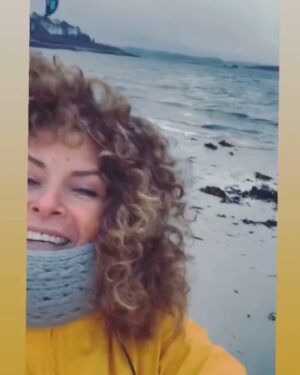 Manuela Lopez Instagram - Bon week-end !💋#profiterdelavie