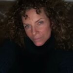 Manuela Lopez Instagram - En mode tête au réveil #hibernation #repos # S’arrêter, respirer, prendre le temps, d’analyser et avancer à nouveau en accord avec soi même .