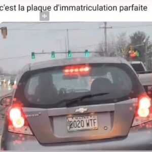 Manuela Lopez Instagram - C’est avec le cœur lourd que j’écris ces quelques mots .. Ma petite sœur .. HOSPITALISEE très affaiblie par ce bon sang de COVID... C’est tellement difficile de la savoir seule en souffrance et de ne rien pouvoir faire ....Après une semaine de symptômes ‘digestes’ le mal s’est réveillé et son corps lutte aujourd’hui... Les dégâts de ce fléau commencent crescendo, migraine,toux, corps affaibli, cœur en souffrance , perte de poids, manque d’oxygénation , douleurs , etc... Voila la triste réalité des dégâts du COVID ... 36 ans sportive,ne fume pas, ne bois pas,  une hygiène alimentaire exemplaire .. en pleine santé avant ce coup du sort .. Et pourtant.. Elle faisait attention aux gestes barrières, elle portait son masque .. Tout .. Mais il aura fallu qu’elle croise une seule personne as symptomatique pour choper cette merde ... Alors prenons juste conscience que ce n’est pas juste un rhume et que cela peut être très grave ...que cela peut toucher n’importe qui.... S’il vous plaît .. Soyez prudents .. Soyons prudents, et bienveillants les uns envers les autres.. Nous ne sommes pas invulnérables... #conscience #covid_19