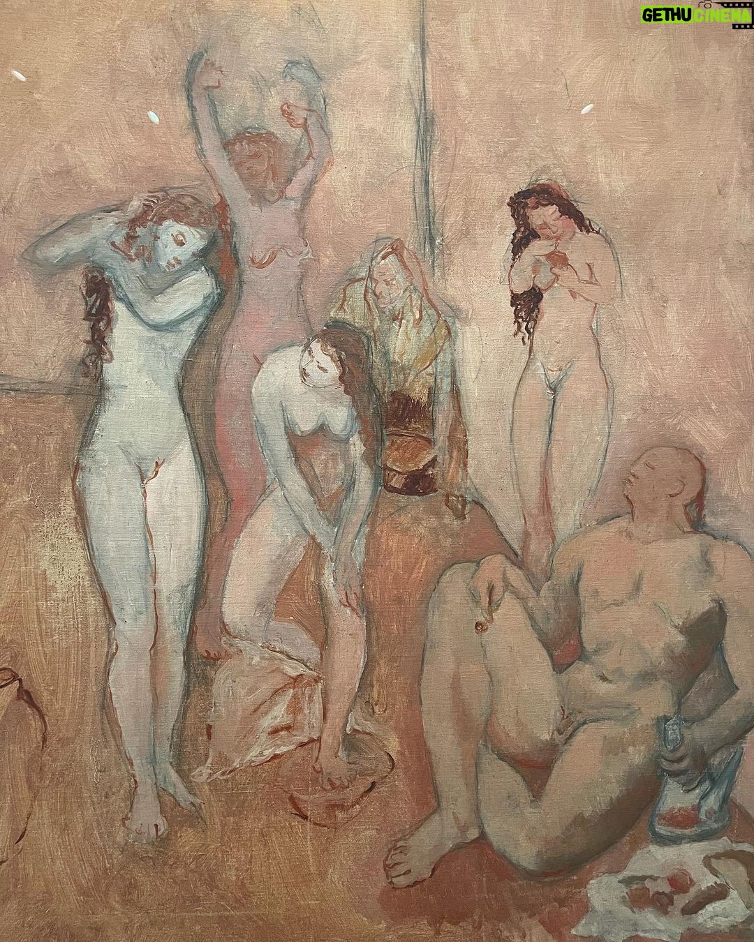 Manuela Velasco Instagram - La luz en el Edificio Sabatini y Picasso 1906. Maravillas. La 3 es El baño de Diana de Corot. Y ojo que han traído a Gertrude del MET. Para no perdérsela. Salir del periodo rosa y a unos pasos el Guernica. Lloro. #picasso1906 #gertrudestein @museoreinasofia