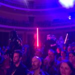 Manuela Velasco Instagram - Siempre nos quedará el FANTÁSTICO como refugio. Enamorada de @islacalaverafest Una auténtica gozada compartir estos días con personas que aman tanto el cine fantástico y que se ocupan de difundirlo en salas de cine y de despertar el interés en los más jóvenes. ¡Y lo que saben! ¡Qué placer escucharos y aprender! Gracias @ramongonzaleztrujillo @danielfumero @vanesabocanegra Laura y todo el equipo (especialmente Alba y Luis) por vuestro cariño. Además tuvieron a bien darme el premio de honor junto a Joe Dante ( para los que no le conozcáis es el director de pelis tan míticas com Gremlins, Aullidos, El chip prodigioso, Piraña) y Sílvia Tortosa, leyenda del fantástico toda ella. Me llevo muchas recomendaciones apuntadas. Enhorabuena también a @fj6utierrez y @victor_clavijo_actor que arrasaron con su peli “La espera”. Gracias al concejal de cultura de La Laguna @dailosdgf Y gracias a tanta gente fantástica que he conocido estos días y que no sé sus nombres. Deseando volver. #festivaldecinefantasticodecanarias #islacalaverafest #islacalavera2023 #lalaguna #tenerife Gracias por vestirme para esta noche tan emocionante @forte_forte @guess @ehmoda @elenabeautyalien 💚
