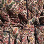 Manuela Velasco Instagram - Paseando este precioso abrigo de @antikbatik_paris @ehmoda