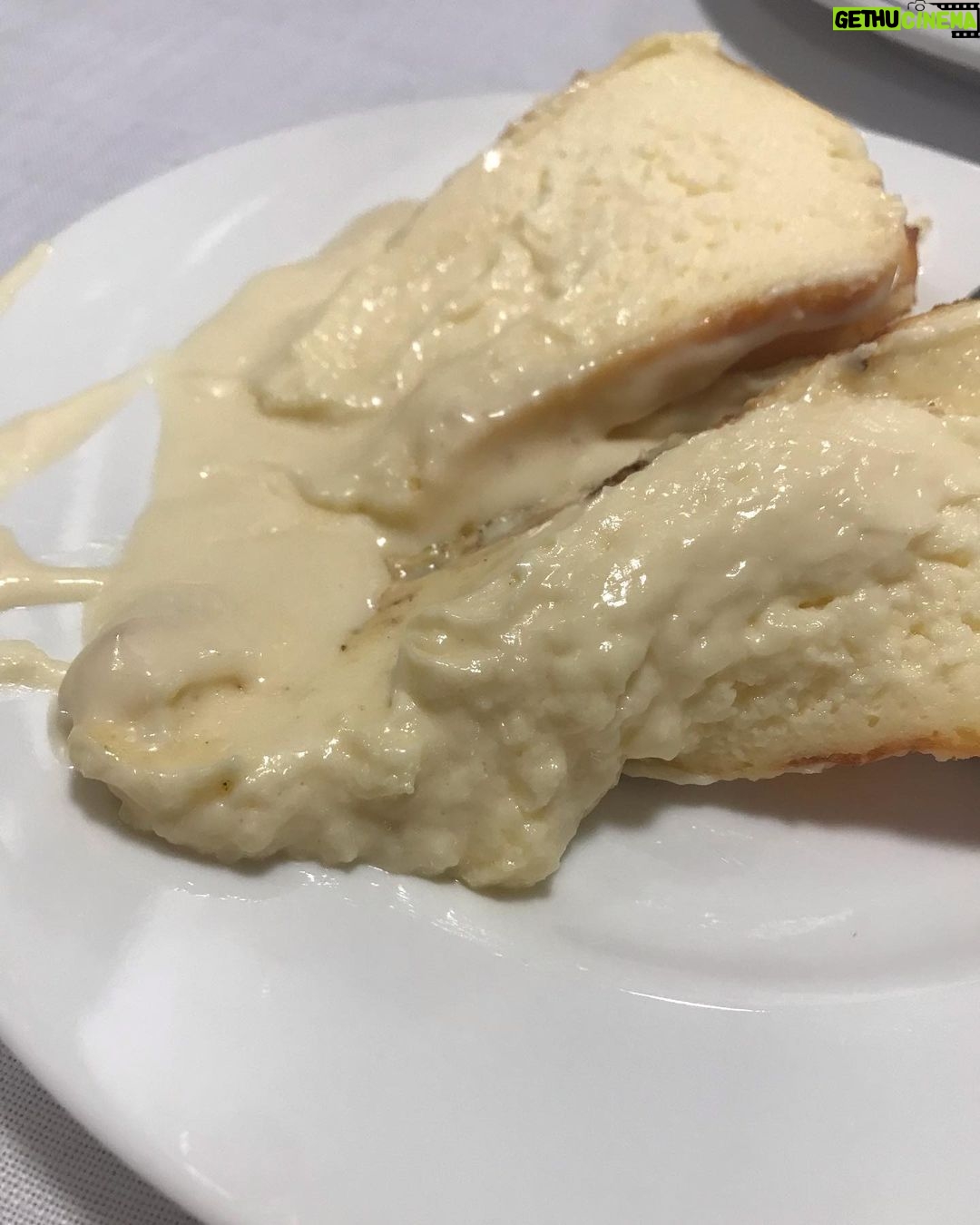 Manuela Velasco Instagram - Fabulous faces. #LaViña #Donostia #tartadequeso #cheesecake #lamejortartadequeso Donostia _San Sebastián