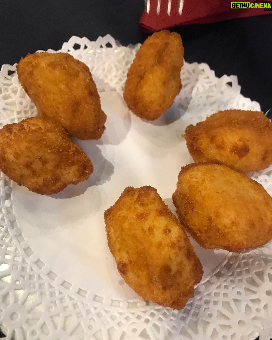 Manuela Velasco Instagram - Maite zaitut, Bilbo❤️ Cuánto me gusta Bilbao y qué bien me lo he pasado en la Aste Nagusia. Y qué ricas las croquetas de huevo de @casarufobilbao y las trufas de @arresebilbao1852 😋 #bilbao #bilbo #astenagusia #astenagusia2023