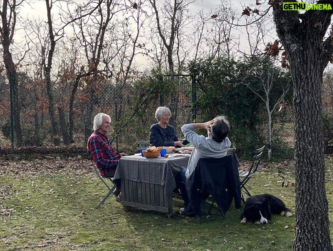 Manuela Velasco Instagram - Finde maravilla y vuelta al ruido.