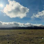 Manuela Velasco Instagram - La suerte de poder empezar el año con la familia, una sopa y un paseo por el campo. Y con la tranquilidad y la alegría de tener trabajo 🙏🏻 #bienvenido2024