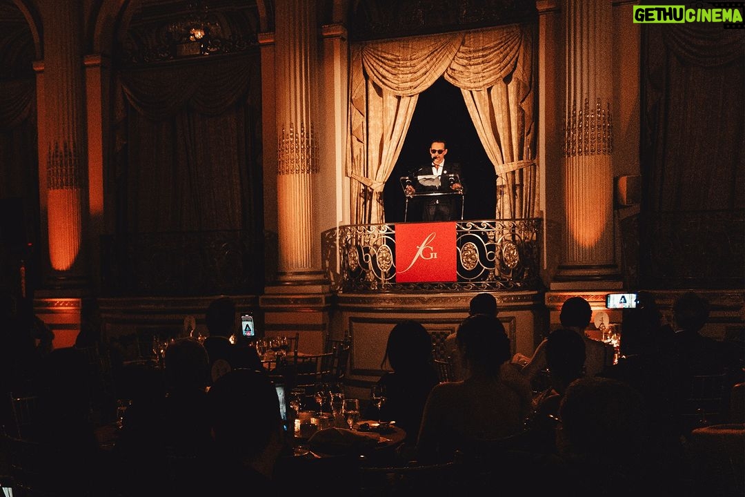 Marc Anthony Instagram - Thank you so much @fginyc for the Humanitarian Award at the #FGINightofStars2023 🏆❤️ Such an honor