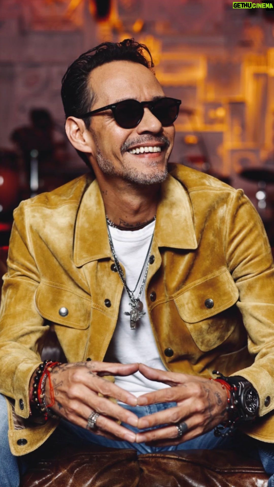 Marc Anthony Instagram - Gracias mi gente por apoyar mi música. Es un honor estar nominado para el @premiolonuestro a “Álbum Del Año”, “Artista Del Año - Tropical”, “Canción Del Año - Tropical” y “Álbum Del Año - Tropical. 👏🏼