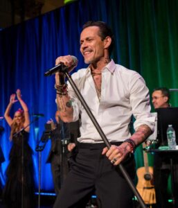 Marc Anthony Instagram - What a great night! Gracias por acompañarnos a celebrar los 10 años de #MaestroCaresFoundation y apoyar cada día para seguir adelante con esta causa. #ChangingLivesBuildingDreams