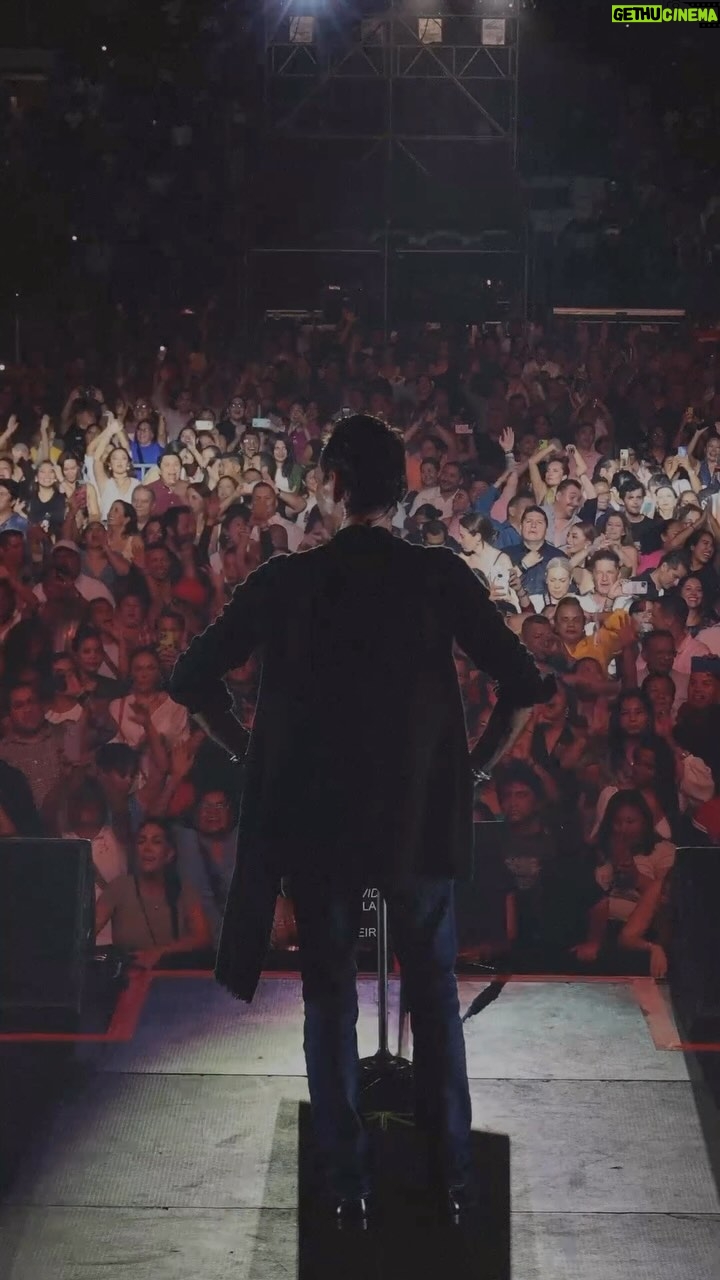 Marc Anthony Instagram - Mi gente! ¿Listos para seguir escribiendo historia conmigo? Nos vemos en #HistoriaTour 🔥