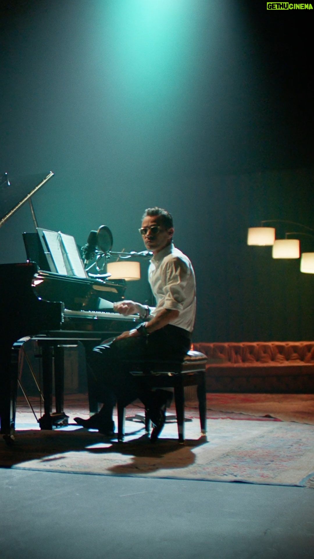 Marc Anthony Instagram - Mi gente les dejo un vistazo de #BoldAtHeart mi colaboración con @bulova y esta noche no se pierdan el comercial oficial y mi presentación en los @LatinGrammys Check it out! #BulovaxMarcAnthony