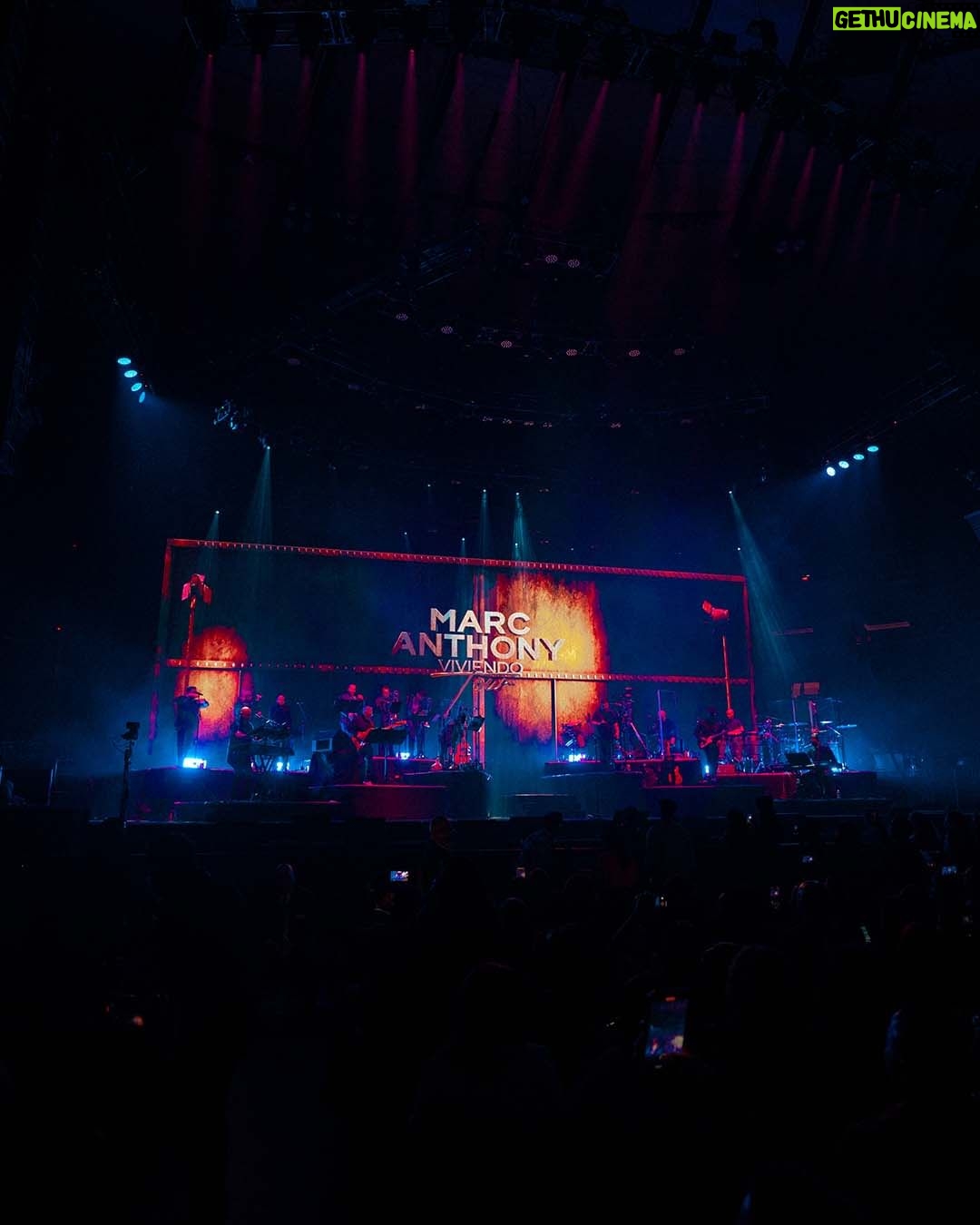 Marc Anthony Instagram - Mi gente, que increíble la he pasado! Sigamos disfrutando juntos en el #ViviendoTour.