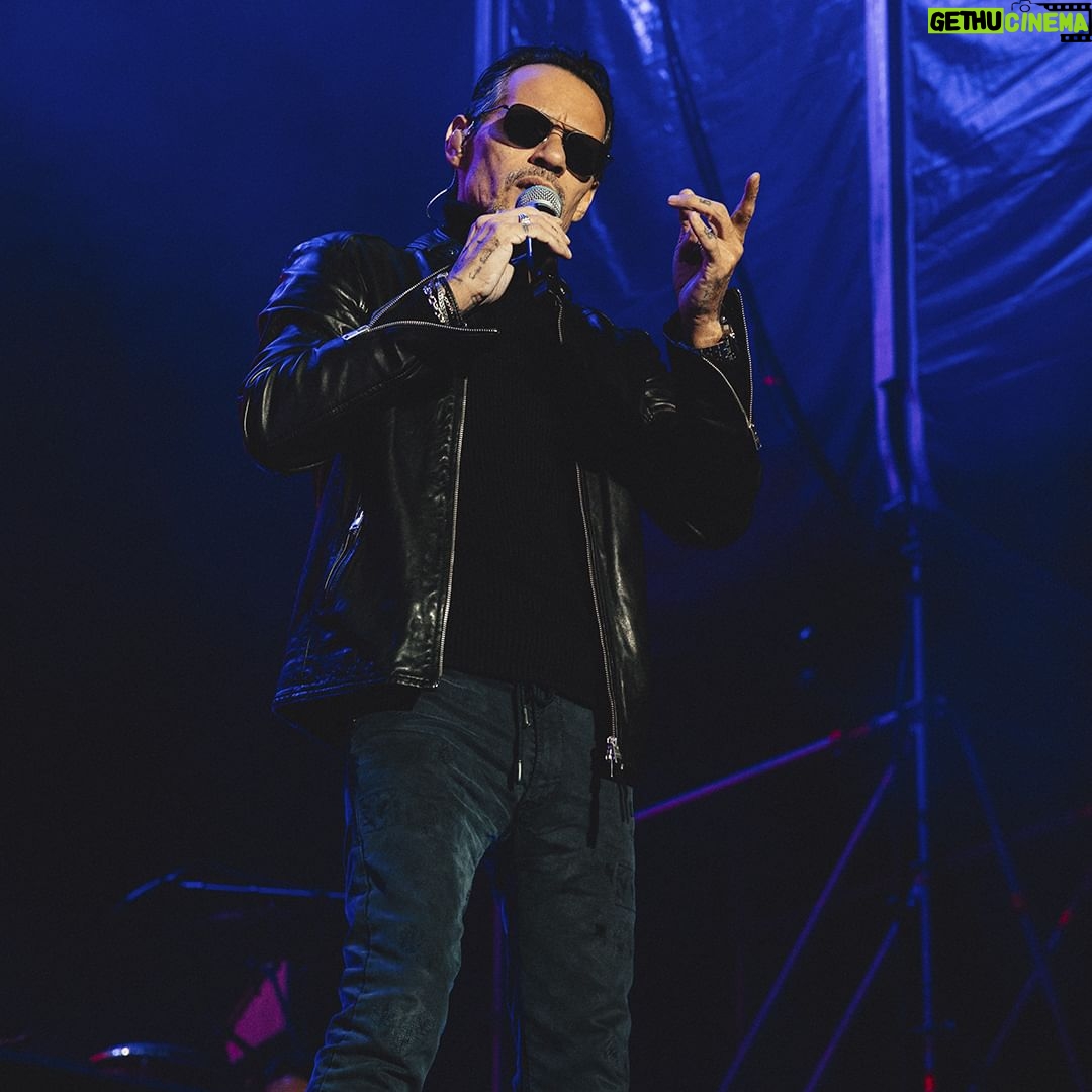 Marc Anthony Instagram - Ready, set, go! 🎤 Modo: #ViviendoTour