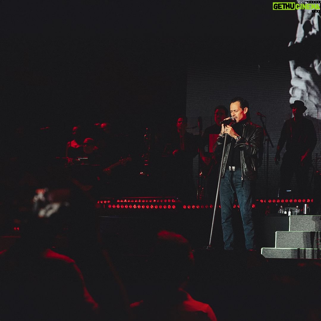 Marc Anthony Instagram - Que no pare la fiesta mi gente! 🔥