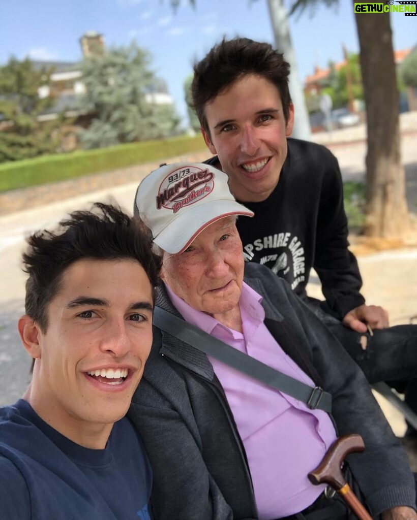 Marc Márquez Instagram - Muchas gracias por todo lo que nos has cuidado y enseñado abuelo. Descansa en pau, T’ESTIMEM AVI❤️
