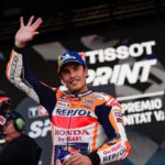 Marc Márquez Instagram - Hoy ha sido un día increíble! ❤️💪 Este podio es de todos! What an incredible day! This podium belongs to everyone! #MM93 #ValenciaGP #MotoGP Circuit Ricardo Tormo